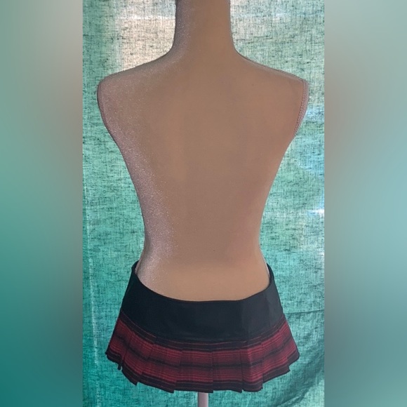 Sexy Micro Red & Black ❤️🖤 Plaid Pleated Skirt Vintage “Rare” Size Small - Picture 2 of 6